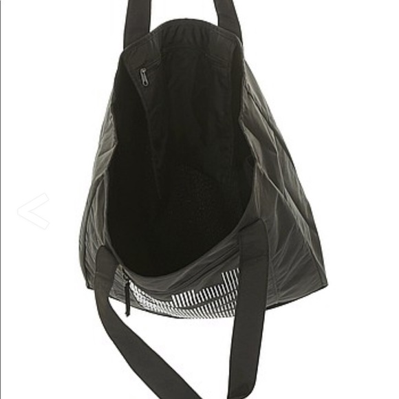 Nike Bags Nike Gym Bag Tote Nike Black White Womens Authe Poshmark